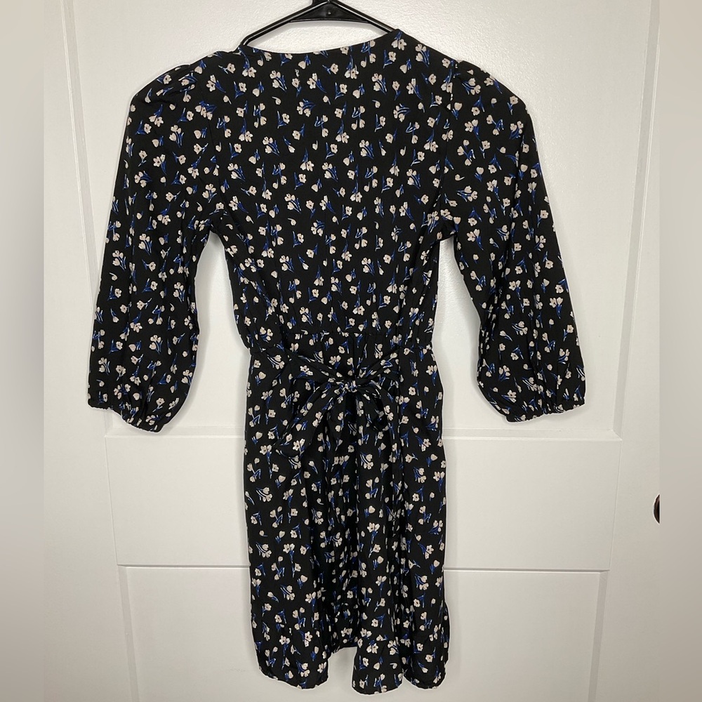 Black dress with floral pattern size 10 girls - Picture 2 of 4
